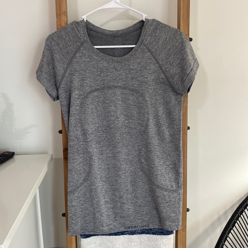 Gray lululemon swiftly tech size 8